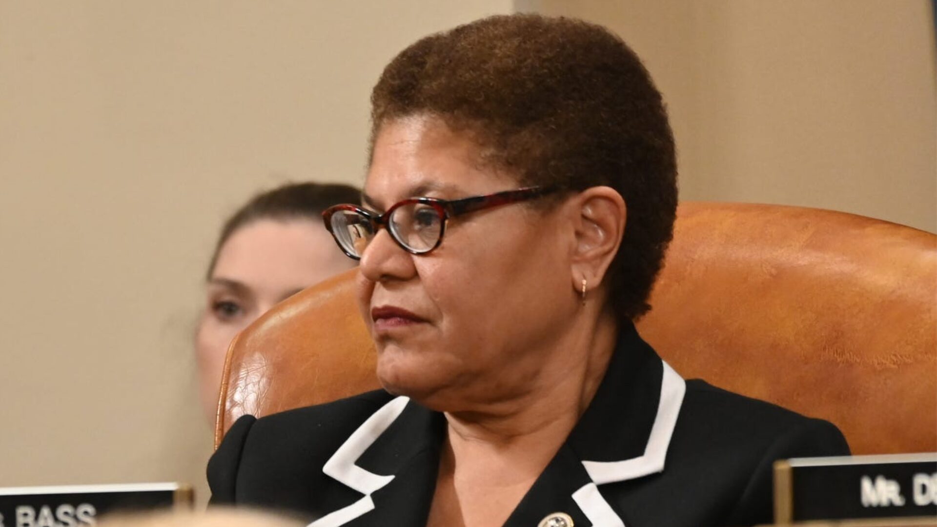 Karen Bass’ Social Media Caught Editing Out Reporters’ Hard Wildfire Questions [WATCH]