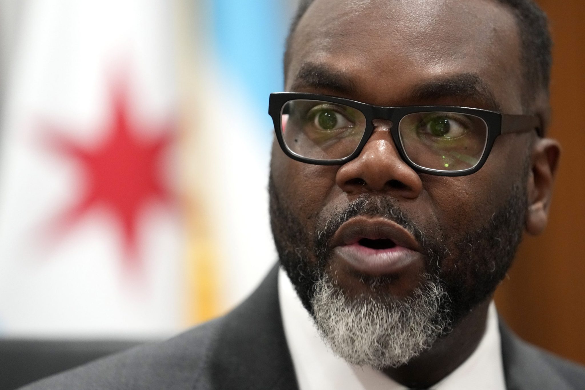 Trump administration sues Chicago over its ‘sanctuary’ city status, saying it ‘thwarts’ federal immigration crackdown