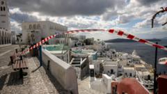 Tremors hitting Santorini reach new strength