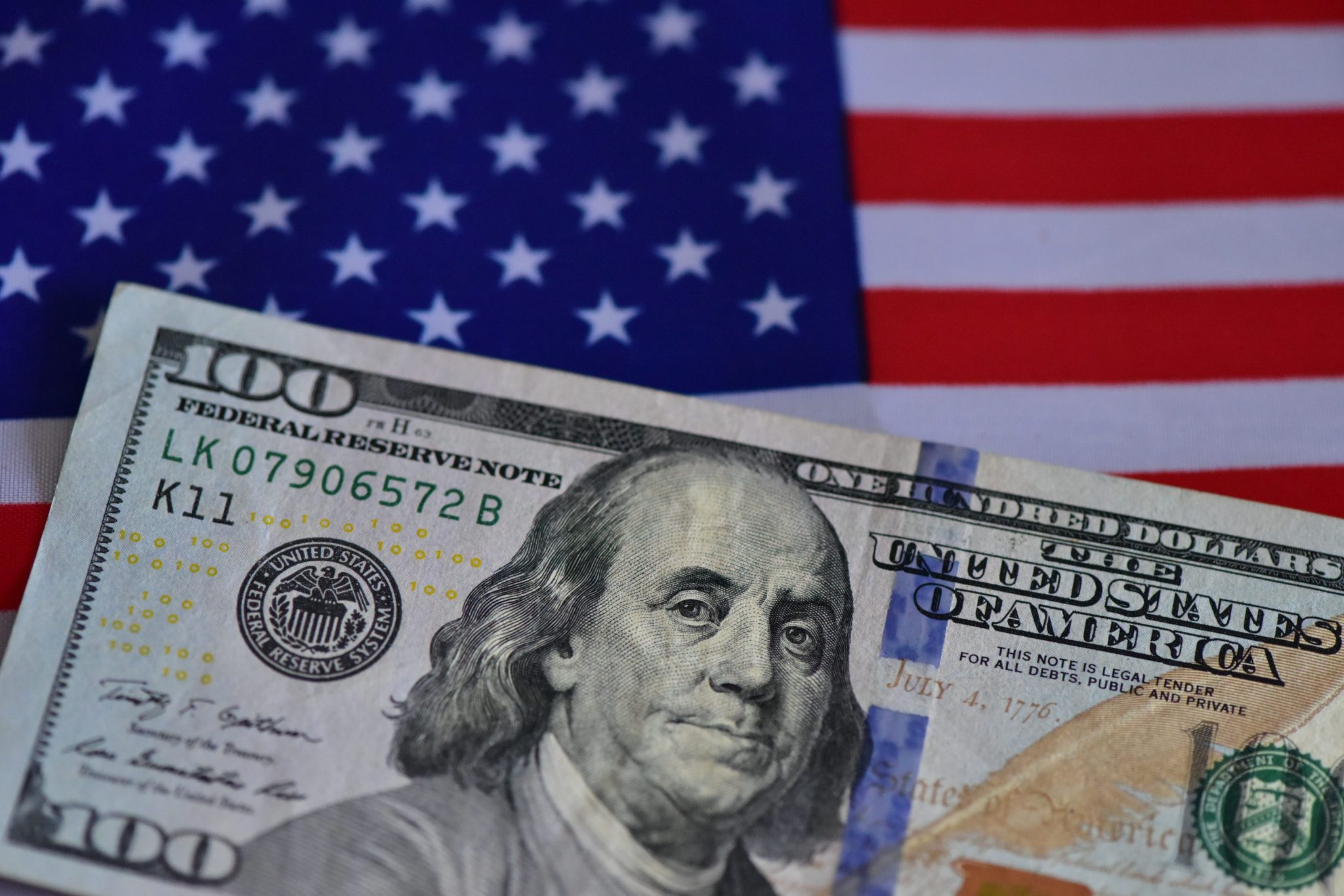 King Dollar won’t just give up its crown. Rivals have to take it away—but they’re not ready, currency expert says