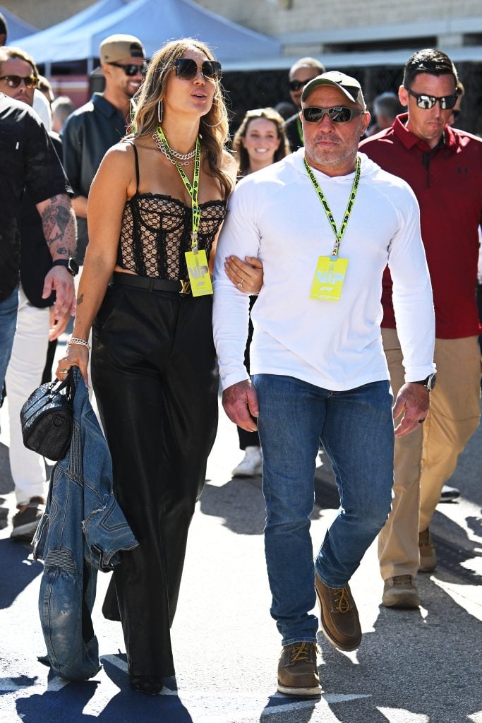 Jessica Ditzel: Joe Rogan’s Rarely Seen Wife Stuns In Bikini During Venice Vacation