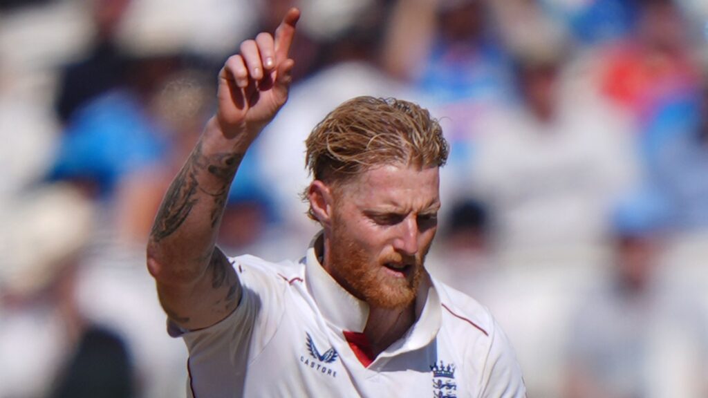 Late wickets breath life into England's third Test against India